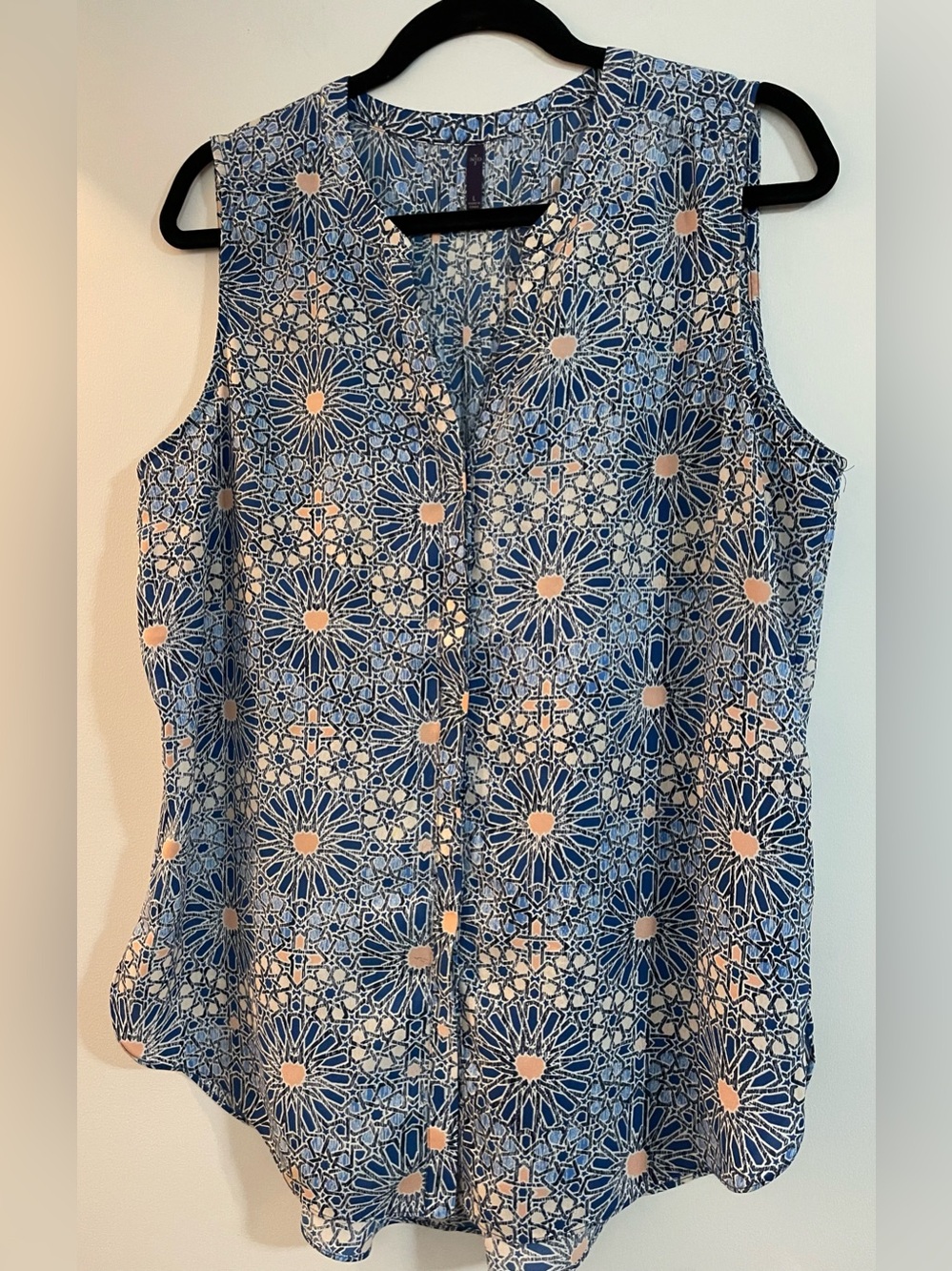 NYDJ Blue and Blush Sleeveless Button-Down Top Sz.L
